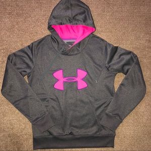 Women’s medium Under Armour pullover